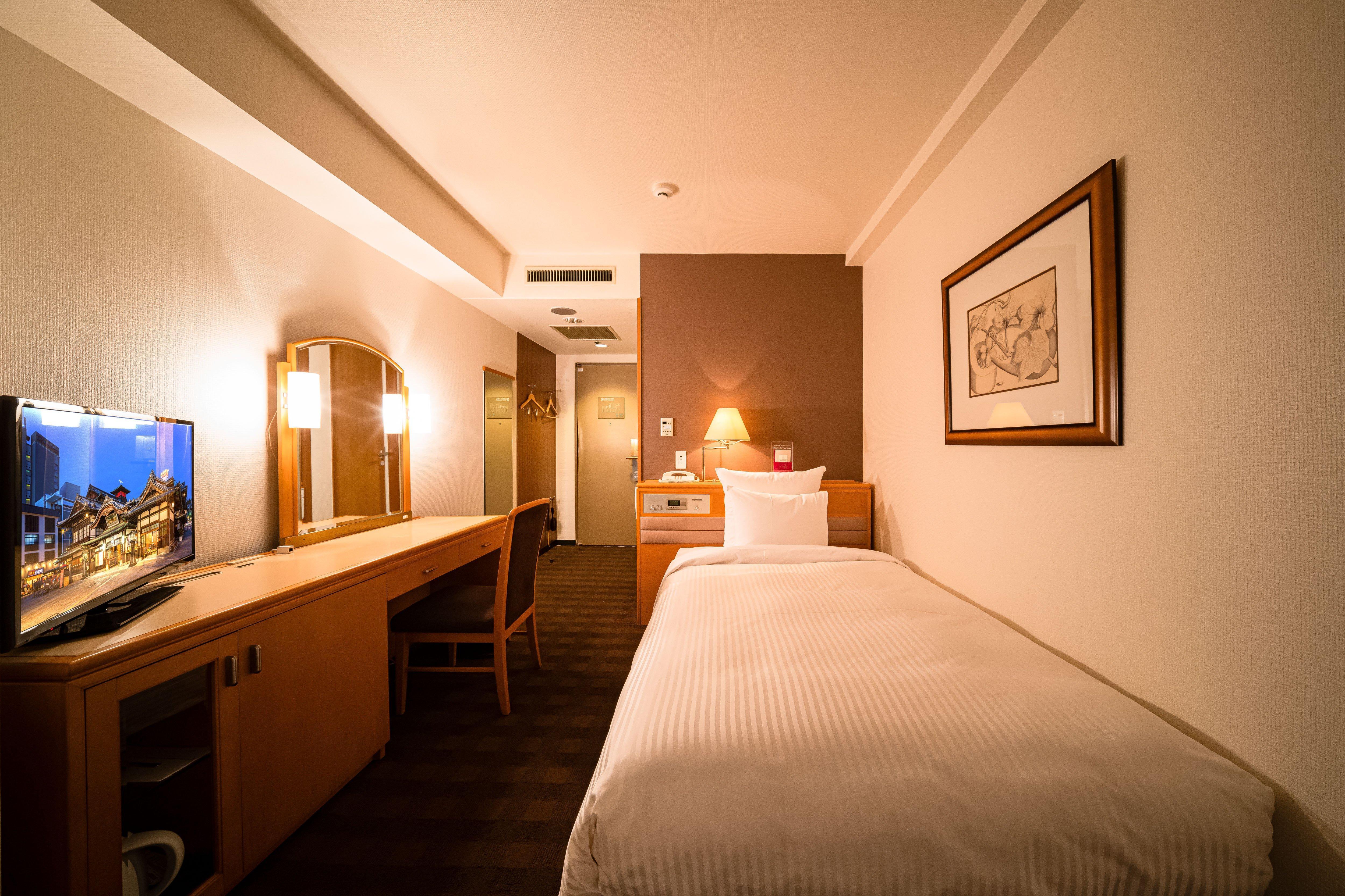 Ana Crowne Plaza Matsuyama By Ihg Hotel Екстериор снимка