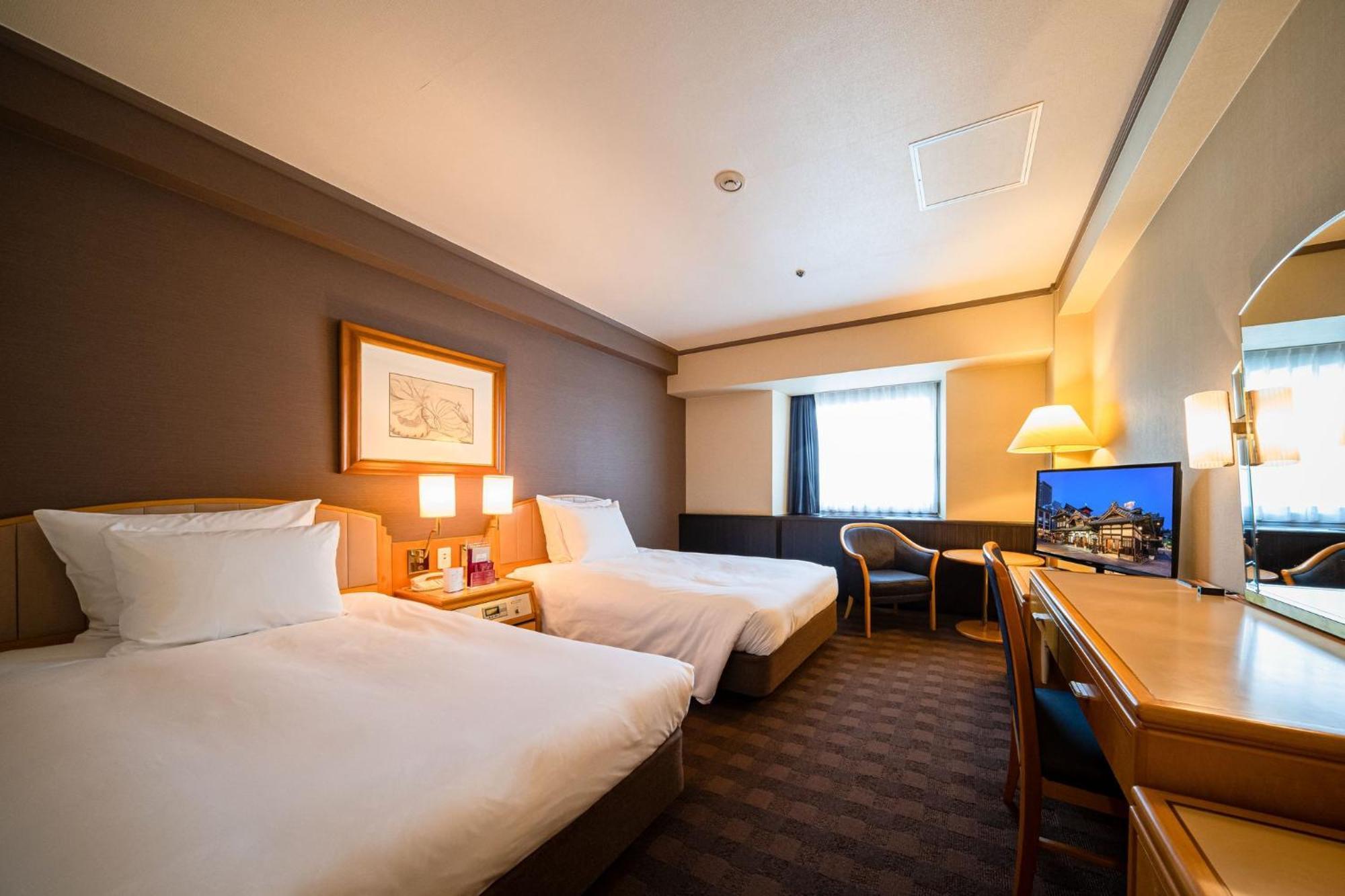 Ana Crowne Plaza Matsuyama By Ihg Hotel Екстериор снимка