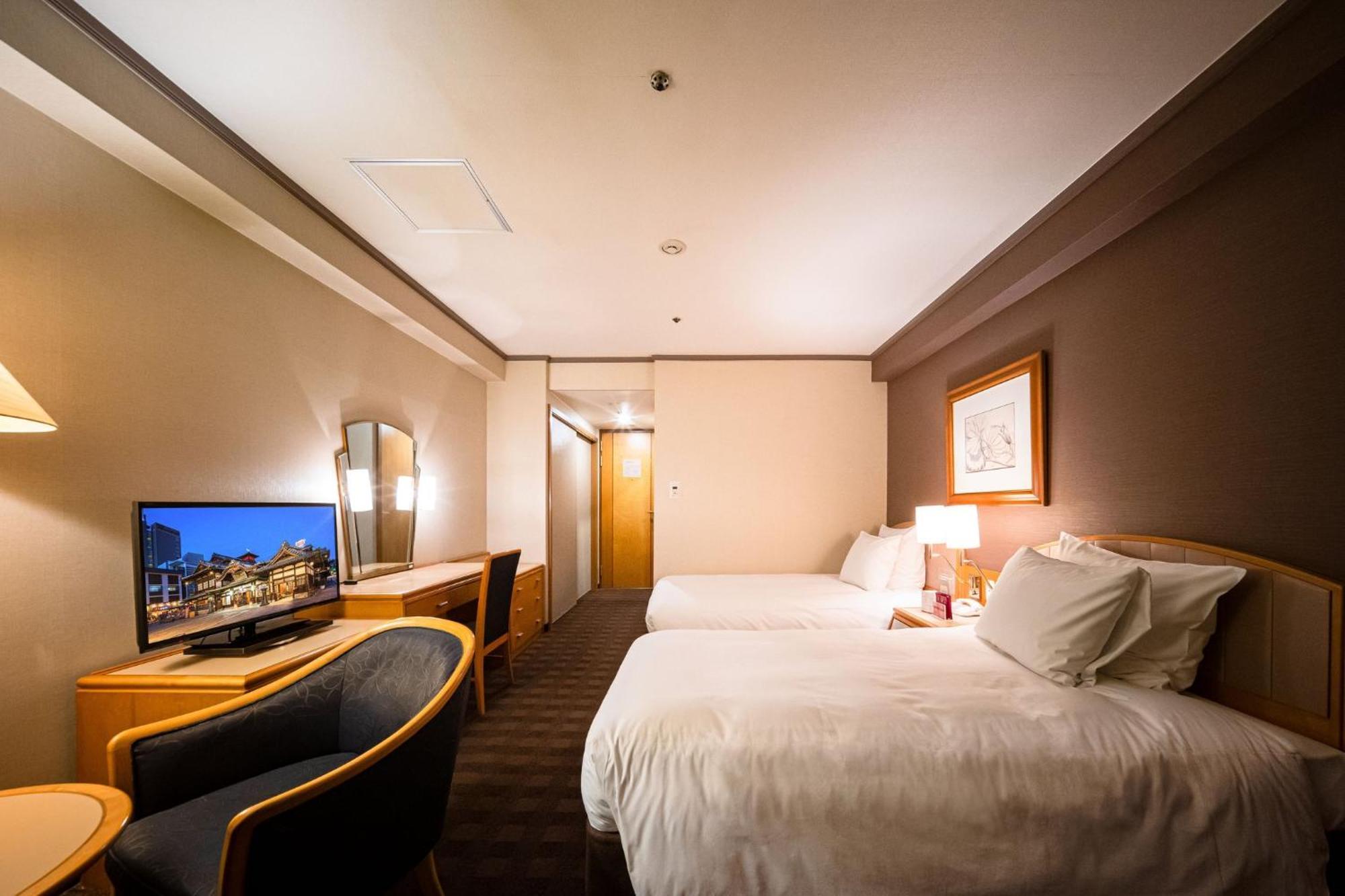 Ana Crowne Plaza Matsuyama By Ihg Hotel Екстериор снимка